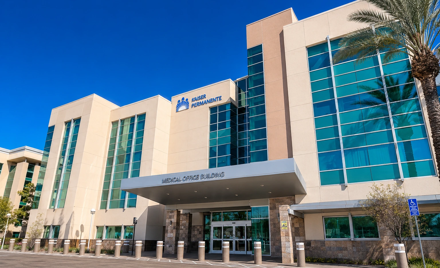 Kaiser Permanente Ontario. The Medical Office Building entrance on the Vineyard Avenue campus.